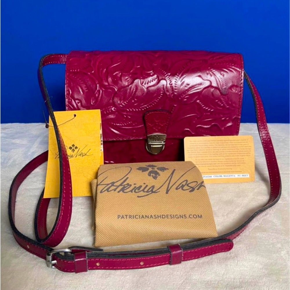 NWT! Gorgeous! Patricia Nash tooled Leather Lanza Crossbody Bag Magenta Pink!